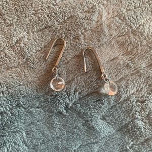 Clear dangling earrings